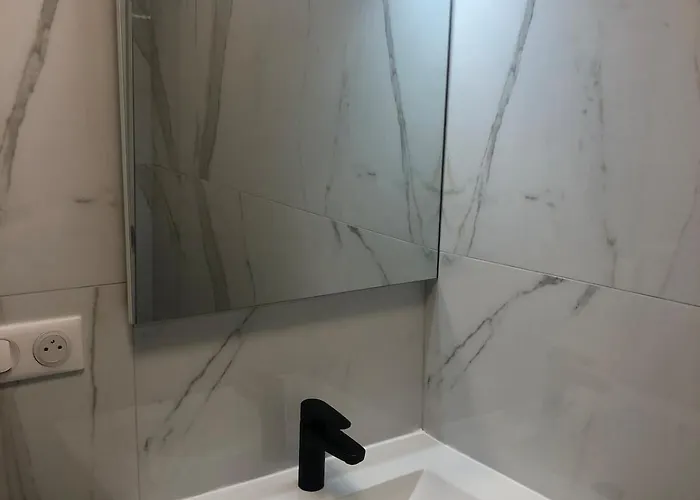 Le Charles Iii : Elegance Et Serenite نانسي